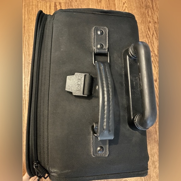 Tumi Carryon - Picture 5 of 12